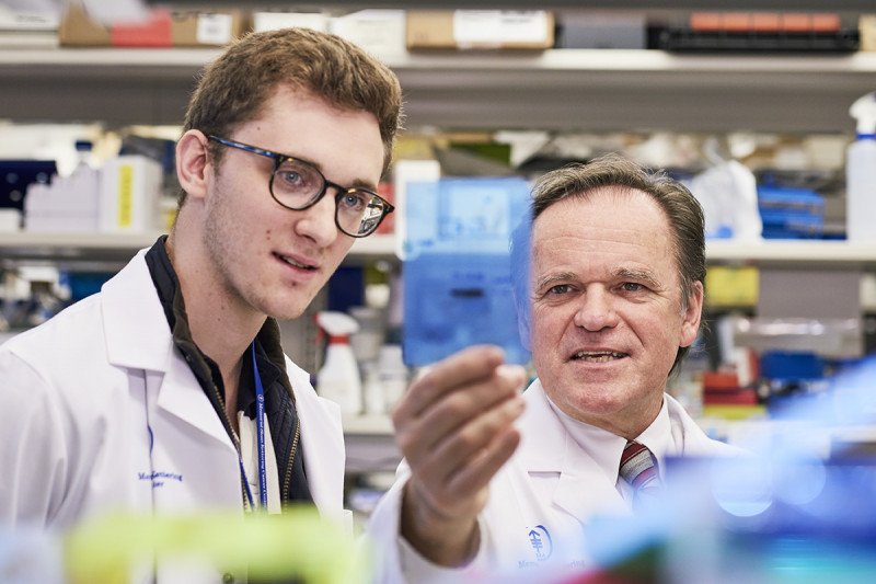 Memorial Sloan Kettering radiation oncologist Simon Powell with research technician Andrew Bell